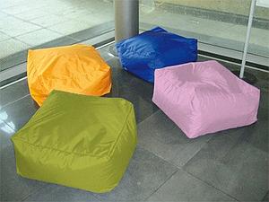 Pouf moelleux en pvc enduit, l'unité