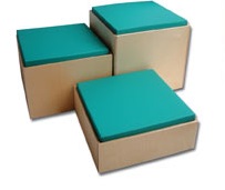 Podium bois avec coussin plat déhoussable en PVC enduit