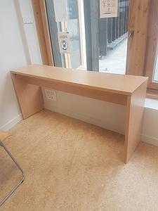 Table filante tout bois peu profonde hauteur standard H74cm