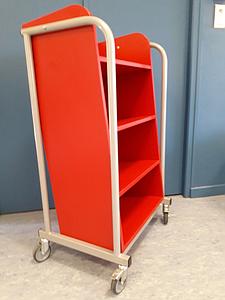 Chariot à livres forme ergonomique en bois tablettes inclinées